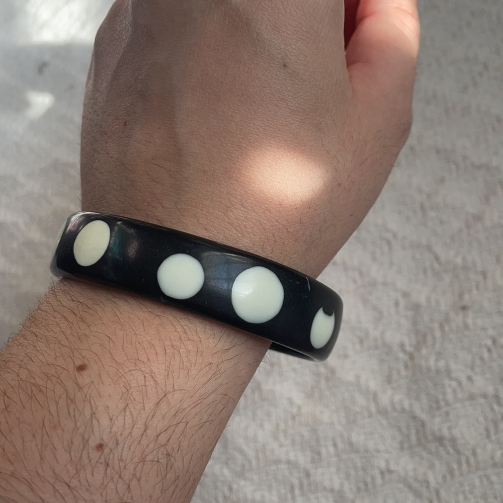 Mod Plastic Bangle - Picture 2 of 7